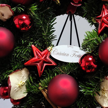 Coronita Craciun cu globuri, globulete, felii mar si scortisoara
