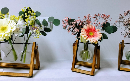 De ce „Florăria Altfel”? Cum florile pot spune povești, nu doar decora spații