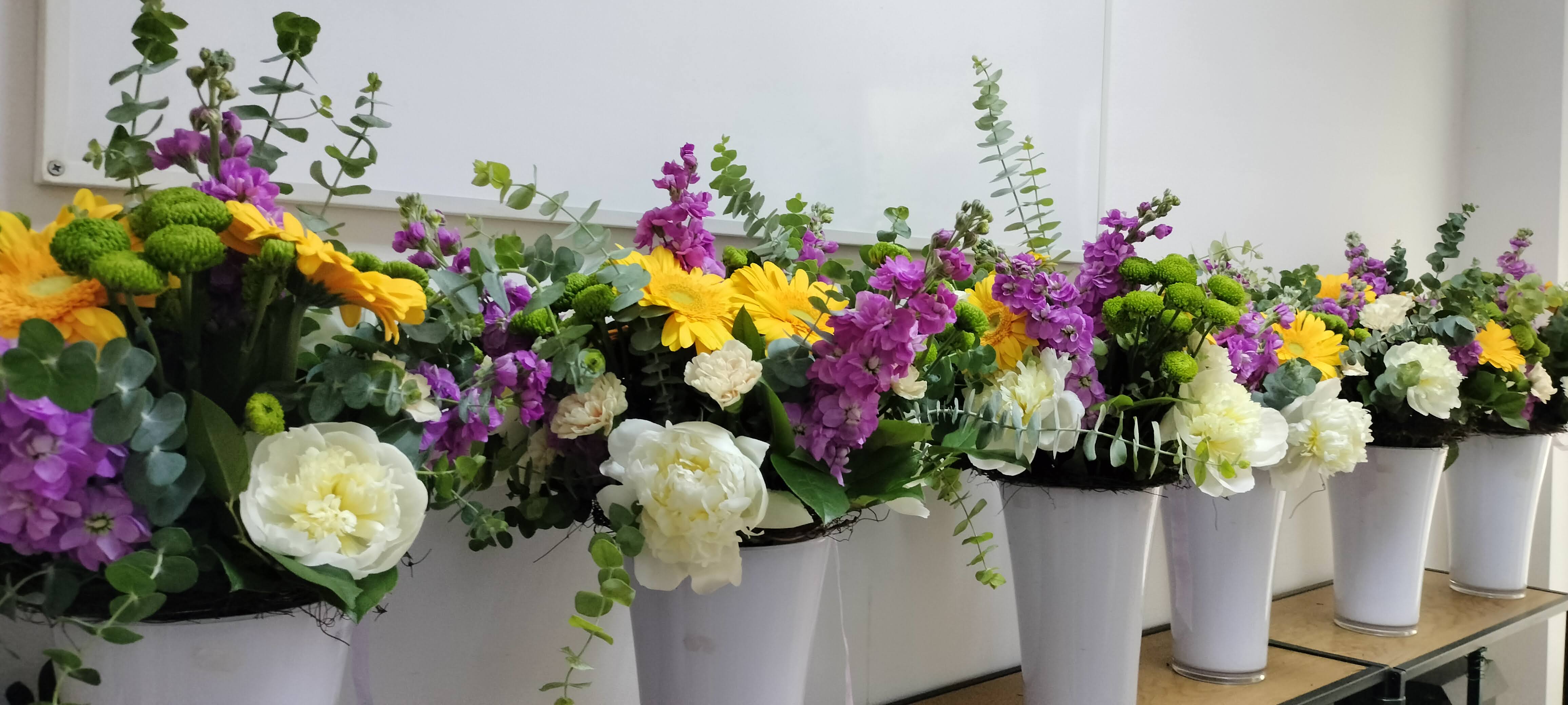 De la biroul de corporație la florărie: povestea Florăria Altfel