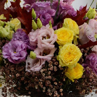 Buchet lisianthus (eustoma), miniroze, gypsophila, quercus