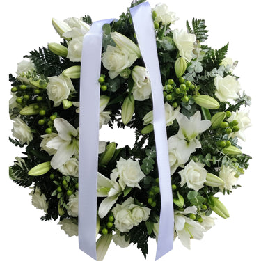 Coroana funerara cu trandafiri, crini si hipericum